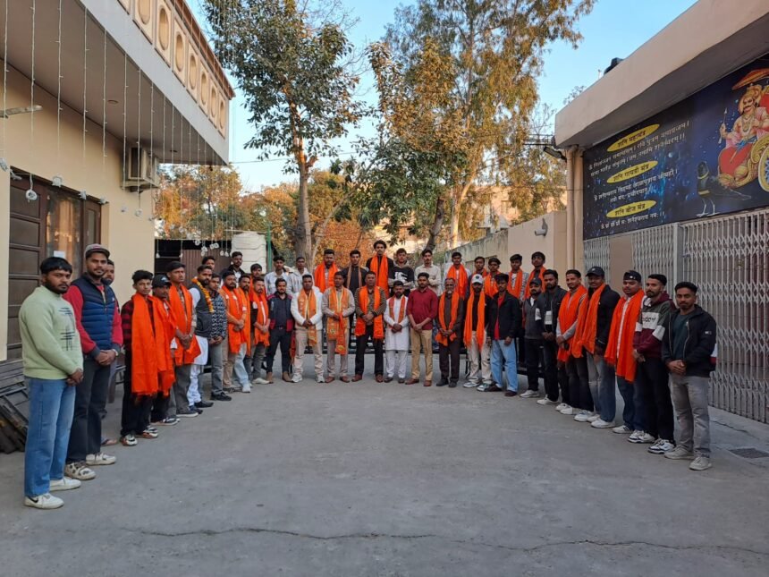 ਸ਼ਿਵ ਸੈਨਾ ਸ਼ਿੰਦੇ ਦੀ ਵਿਚਾਰਧਾਰਾ ਤੋਂ ਪ੍ਰਭਾਵਿਤ ਹੋ ਕੇ ਵੱਡੀ ਗਿਣਤੀ ਵਿਚ ਨੌਜਵਾਨ ਸ਼ਿਵ ਸੈਨਾ ਸ਼ਿੰਦੇ ਵਿਚ ਹੋਏ ਸ਼ਾਮਿਲ