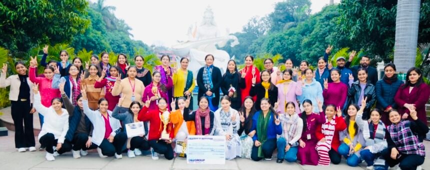 इंटर-कॉलेज प्रतियोगिता में केएमवी बना फर्स्ट रनरर्स अप