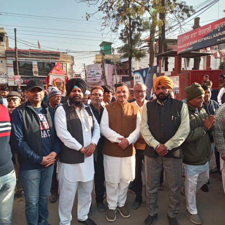 ਸ਼ੀਤਲਾ ਮਾਤਾ ਮੰਦਿਰ ਜਲੌਖਾਨਾ ਵਲੋਂ ਕੱਢੀ ਸ਼ੋਭਾ ਯਾਤਰਾ ਵਿੱਚ ਵਿਸ਼ਵ ਹਿੰਦੂ ਪ੍ਰੀਸ਼ਦ ਦੇ ਨਰੇਸ਼ ਪੰਡਿਤ ਨੇ ਲਗਾਈ ਹਾਜਰੀ