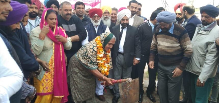 सांसद सुशील रिंकू ने आदमपुर शहर में 6.45 करोड़ रुपए की लागत से सीवरेज प्रोजेक्ट का रखा नींव-पत्थर