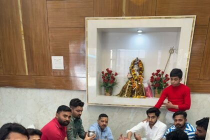 ਸ਼ਿਵਰਾਤਰੀ ਮੌਕੇ ਵੱਖ-ਵੱਖ ਸ਼ਿਵ ਮੰਦਰਾਂ ਵਿਖੇ ਨਤਮਸਤਕ ਹੋਏ ਬਜਰੰਗ ਦਲ ਆਗੂ ਨਰੇਸ਼ ਪੰਡਿਤ