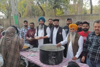 शिवरात्रि महोत्सव के उपलक्ष्य में युवा भाजपा द्वारा लगाया गया लंगर