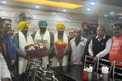 ਮਨਿਆਰੀ ਐਸੋਸੀਏਸ਼ਨ ਵੱਲੋਂ ਕੰਵਰ ਇਕਬਾਲ ਸਿੰਘ ਨੂੰ ਪੰਜਾਬ ਸਰਕਾਰ ਦੇ ਚੰਡੀਗੜ੍ਹ ਸਥਿੱਤ ਦਫ਼ਤਰ ਵਿੱਚ ਉੱਚਾ ਅਹੁਦਾ ਮਿਲਣ ਤੇ ਕੀਤਾ ਗਿਆ ਸਨਮਾਨਿਤ