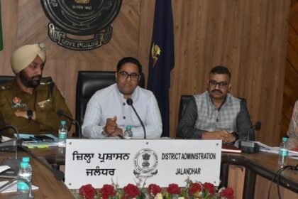 लोकसभा चुनाव – 2024 : जिला चुनाव अधिकारी द्वारा सभी राजनीतिक दलों के प्रतिनिधियों के साथ मीटिंग, आदर्श चुनाव संहिता का पालन करने को कहा