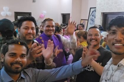 ਭਾਜਪਾ ਨੇ ਫੁੱਲਾਂ ਦੀ ਵਰਖਾ ਕਰਕੇ ਮਨਾਇਆ ਹੋਲੀ ਦਾ ਤਿਉਹਾਰ,ਯੂਥ ਵਰਕਰਾਂ ਨੇ ਵੀ ਪਾਇਆ ਭੰਗੜਾ