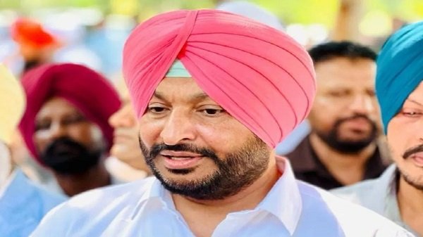 पंजाब में कांग्रेस को बड़ा झटका, लुधियाना के सांसद रवनीत बिट्टू ने थामा भाजपा का दामन