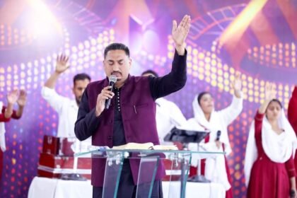 ਦ ਓਪਨ ਡੋਰ ਚਰਚ ਖੋਜੇਵਾਲਾ ਵਿਖੇ ਗੁਡ ਫਰਾਇਡੇ ਅਤੇ ਈਸਟਰ ਦੇ ਸੰਬੰਧ ਚ ਰੋਜਾਨਾ ਵ੍ਰ੍ਰਤ ਚਲ ਰਹੇ ਹਨ  – ਪਾਸਟਰ ਦਿਓਲ