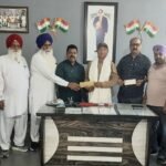 ਉੱਗੇ ਗੀਤਕਾਰ ਮਦਨ ਜਲੰਧਰੀ ਦਾ ਲੰਬੜਦਾਰ ਯੂਨੀਅਨ ਜਲੰਧਰ ਸ਼ਹਿਰੀ ਵੱਲੋਂ ਕੀਤਾ ਗਿਆ ਮਾਨ ਸਨਮਾਨ