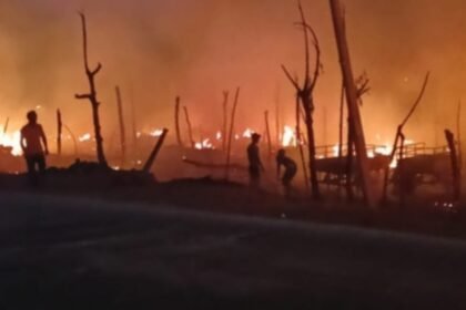 सुलतानपुर लोधी मार्ग पर RCF के बाहर किनारे स्थापित झुग्गिओ में देर रात लगी अचानक भीषण आग