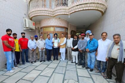 ਰਮੇਸ਼ ਸ਼ਰਮਾ ਬਣੇ ਭਾਜਪਾ ਹਲਕਾ ਭੁਲੱਥ ਦੇ ਕਨਵੀਨਰ, ਸਾਬਕਾ ਅਨੁਸੂਚਿਤ ਜਾਤੀ ਕਮਿਸ਼ਨ ਦੇ ਚੇਅਰਮੈਨ ਵਿਜੇ ਸਾਂਪਲਾ ਅਤੇ ਭਾਜਪਾ ਦੇ ਜ਼ਿਲ੍ਹਾ ਪ੍ਰਧਾਨ ਰਣਜੀਤ ਸਿੰਘ ਖੋਜੇਵਾਲ ਨੇ ਦਿੱਤੋ ਨਿਯੁਕਤੀ ਪੱਤਰ