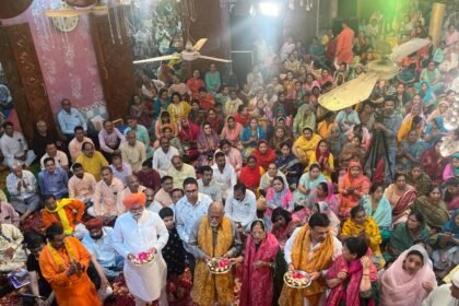 ਸਤਿਨਰਾਇਣ ਮੰਦਿਰ ਚ ਕਰਵਾਈ ਜਾ ਰਹੀ ਸ਼੍ਰੀਮਦ ਦੇਵੀ ਭਾਗਵਤ ਕਥਾ ਵਿੱਚ ਆਸ਼ੀਰਵਾਦ ਲੈਣ ਪਹੁੰਚੇ ਵਿਧਾਇਕ ਰਾਣਾ ਗੁਰਜੀਤ ਸਿੰਘ