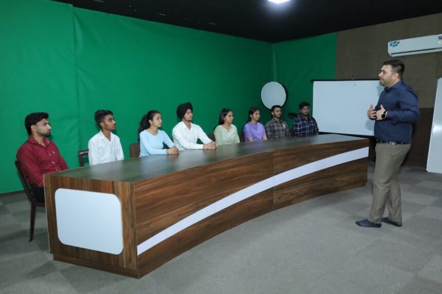 सी टी ग्रुप ऑफ इंस्टीट्यूशन ने वीडियो रिज्यूमे राइटिंग पर सेशन का किया आयोजन