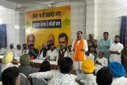 आम आदमी पार्टी के उम्मीदवार पवन कुमार टीनू ने जालंधर सेंट्रल के रणजीत नगर इलाके में की बैठक