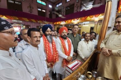 ਭਾਜਪਾ ਉਮੀਦਵਾਰ ਮਨਜੀਤ ਸਿੰਘ ਮੰਨਾ ਵੱਖ-ਵ ਧਾਰਮਿਕ ਸਥਾਨਾਂ ਵਿਖੇ ਹੋਏ ਨਤਮਸਤਕ