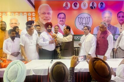 जालंधर लोकसभा हल्के में भाजपा का किला हुआ और ज्यादा मजबूत,रिटायर्ड एसएसपी हरविंद्र सिंह ढल्ली भाजपा में हुए शमिल