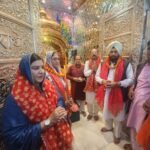 मोहिंदर भगत वा राजविंदर कौर थियारा  गुरु घर हुए नतमस्तक, इसके उपरान्त उन्होंने गीता मंदिर में टेका माथा