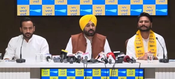 कांग्रेस के पूर्व विधायक दलवीर गोल्डी आम आदमी पार्टी में हुए शामिल, सीएम मान ने पार्टी में किया स्वागत कांग्रेस के पूर्व विधायक दलवीर गोल्डी आम आदमी पार्टी में हुए शामिल, सीएम मान ने पार्टी में किया स्वागत