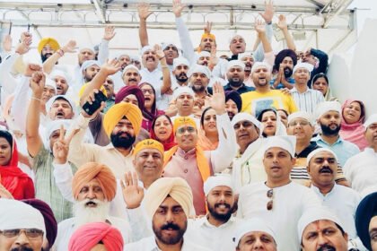 तख्त श्री केसगढ़ साहिब और माता नैना देवी मंदिर में नतमस्तक हो डा. सुभाष शर्मा ने शुरू किया चुनावी अभियान 