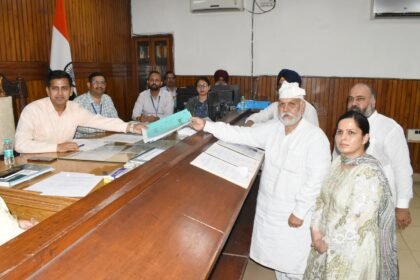 ਲੋਕ ਸਭਾ ਹਲਕਾ ਜਲੰਧਰ ਤੋਂ ਅੱਜ ਸ਼੍ਰੋਮਣੀ ਅਕਾਲੀ ਦਲ ਦੇ ਉਮੀਦਵਾਰ ਮਹਿੰਦਰ ਸਿੰਘ ਕੇਪੀ ਵੱਲੋਂ ਨਾਮਜ਼ਦਗੀ ਪੱਤਰ ਕਰਵਾਏ ਗਏ ਦਾਖਲ