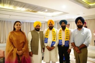 पंजाब की लोकसभा रेस में आप निकली सबसे आगे, आधा दर्जन विधानसभा क्षेत्रों में कई बड़े दिग्गज नेता हुए पार्टी में शामिल , स्वर्ण सलारिया भी आप पार्टी में शामिल