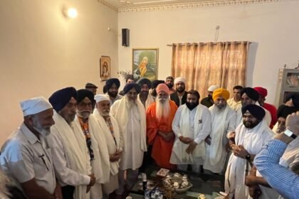 ਸ਼੍ਰੋਮਣੀ ਅਕਾਲੀ ਦਲ ਦੇ ਪ੍ਰਧਾਨ ਸੁਖਬੀਰ ਸਿੰਘ ਬਾਦਲ ਅਤੇ ਸ਼੍ਰੋਮਣੀ ਅਕਾਲੀ ਦਲ ਦੇ ਉਮੀਦਵਾਰ ਮਹਿੰਦਰ ਸਿੰਘ ਕੇਪੀ ਨੇ ਪਿੰਡ ਰਹੀਮਪੁਰ ਵਿਖੇ ਬਾਬਾ ਪ੍ਰਗਟ ਨਾਥ ਜੀ ਤੋਂ ਲਿਆ ਅਸ਼ੀਰਵਾਦ