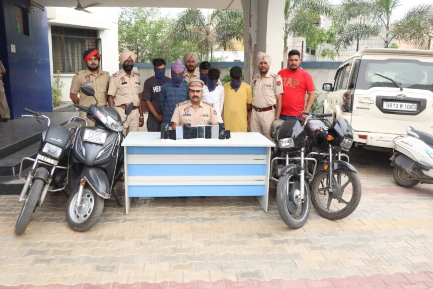 ਕਮਿਸ਼ਨਰੇਟ ਪੁਲਿਸ ਨੇ ਚੋਰੀ ਅਤੇ ਖੋਹ ਦੀਆਂ ਵਾਰਦਾਤਾਂ ਵਿੱਚ ਸ਼ਾਮਲ ਗਿਰੋਹ ਦਾ ਕੀਤਾ ਪਰਦਾਫਾਸ਼ ,ਤਿੰਨ ਮੋਟਰਸਾਈਕਲ, ਇੱਕ ਐਕਟਿਵਾ ਅਤੇ 10 ਮੋਬਾਈਲ ਫ਼ੋਨ ਕੀਤੇ ਬਰਾਮਦ