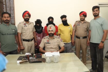 ਜਲੰਧਰ ਕਮਿਸ਼ਨਰੇਟ ਪੁਲਿਸ ਨੇ ਲੁੱਟ-ਖੋਹ ਅਤੇ ਸਨੈਚਿੰਗ ਦੇ ਮਾਮਲੇ ਵਿੱਚ ਤਿੰਨ ਨੂੰ ਕੀਤਾ ਗ੍ਰਿਫਤਾਰ, ਨਕਦੀ, ਆਟੋ ਰਿਕਸ਼ਾ ਅਤੇ ਦਾਤ ਬਰਾਮਦ