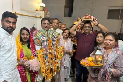 रथ यात्रा के उपलक्ष्य मे इस्कओन द्वारा निकाली गई आठवीं संध्या फेरी