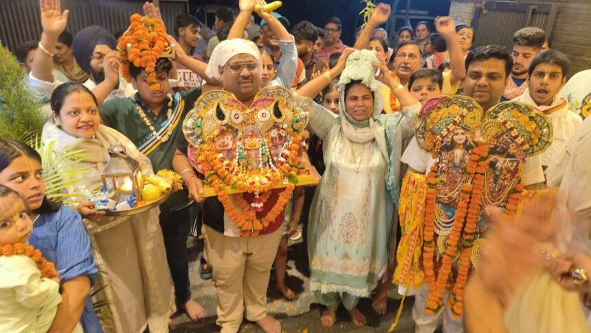 रथ यात्रा के उपलक्ष्य मे इस्कओन द्वारा निकाली गई पंद्रवी संध्या फेरी