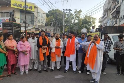 ਲੋਕਸਭਾ ਹਲਕਾ ਖਡੂਰ ਸਾਹਿਬ ਦੀ ਚੋਣ ਲੜ ਰਹੇ ਭਾਰਤੀ ਆਮ ਜਨਤਾ ਪਾਰਟੀ ਅਤੇ ਏਕਤਾ ਪਾਰਟੀ ਦੇ ਸਾਂਝੇ ਉਮੀਦਵਾਰ ਪਰਮਜੀਤ ਸਿੰਘ ਨੂੰ ਵੋਟਾਂ ਪਾਕੇ ਕਾਮਯਾਬ ਬਣਾਓ -ਨਾਹਰ/ਬਿੱਟੂ