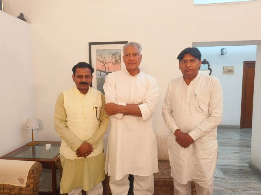 ਭਾਜਪਾ ਮਿਨਿਊਰਟੀ ਮੋਰਚਾ ਦੇ ਪੰਜਾਬ ਪ੍ਰਭਾਰੀ ਡਾ.ਅਸਲਮ ਮਸੀਹ, ਪੰਜਾਬ ਪ੍ਰਧਾਨ ਥੋਮਸ਼ ਮਸੀਹ ਤੇ ਪੰਜਾਬ ਸਕੱਤਰ ਸੰਦੀਪ ਜੋਨਪਾਲ ਪੱਡਾ ਨੇ ਲੋਕਸਭਾ ਚੋਣਾਂ ਨੂੰ ਲੈ ਕੇ ਭਾਜਪਾ ਸੂਬਾ ਪ੍ਰਧਾਨ ਜਾਖੜ ਨਾਲ ਕੀਤੀ ਮੁਲਾਕਾਤ