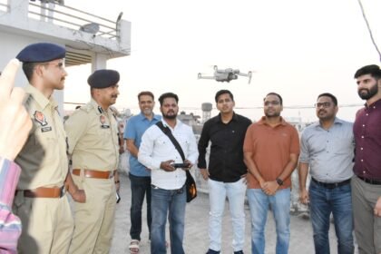 लोकसभा चुनाव 2024 : जालंधर संसदीय क्षेत्र में डिप्टी कमिश्नर, पुलिस कमिश्नर और आब्जर्वरो की मौजूदगी में ड्रोन से रखी जाएगी पैनी नजर, शराब, पैसा आदि बांटने वालों पर होगी सख्त कार्रवाई