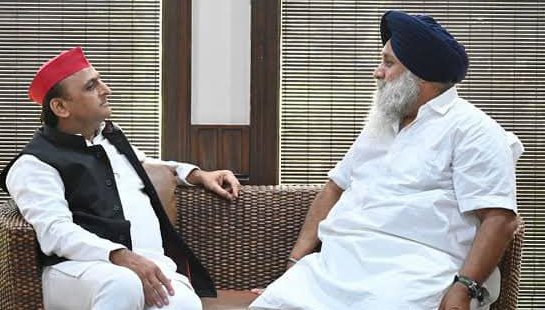 ਸ਼੍ਰੋਮਣੀ ਅਕਾਲੀ ਦਲ ਦੇ ਪ੍ਰਧਾਨ ਸ.ਸੁਖਬੀਰ ਸਿੰਘ ਬਾਦਲ ਨੇ ਚੋਣ ਜਿੱਤਾਂ ਦਰਜ ਕਰਨ ’ਤੇ ਖੇਤਰੀ ਪਾਰਟੀਆਂ ਦੇ ਮੁਖੀਆਂ ਨੂੰ ਦਿੱਤੀ ਵਧਾਈ ਕਿਹਾ ਕਿ ਅਕਾਲੀ ਦਲ ਸੰਘੀ ਢਾਂਚੇ  ਦਾ ਹਿਮਾਇਤੀ