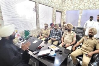 ਨਸ਼ਾ ਤਸਕਰਾ ਤੇ ਨਕੇਲ ਪਾਉਣ ਲਈ ਵਿਧਾਇਕ ਸਿੱਧੂ ਪੁਲਿਸ ਅਧਿਕਾਰੀਆਂ ਨਾਲ ਮੀਟਿੰਗ