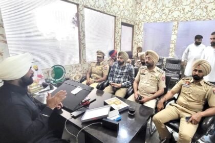 ਨਸ਼ਾ ਤਸਕਰਾ ਤੇ ਨਕੇਲ ਪਾਉਣ ਲਈ ਵਿਧਾਇਕ ਸਿੱਧੂ ਪੁਲਿਸ ਅਧਿਕਾਰੀਆਂ ਨਾਲ ਮੀਟਿੰਗ
