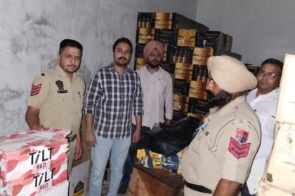ਆਬਕਾਰੀ ਵਿਭਾਗ ਵੱਲੋਂ ਗੁਪਤ ਸੂਚਨਾ ਦੇ ਆਧਾਰ ‘ਤੇ ਨਾਜਾਇਜ਼ ਸ਼ਰਾਬ ਬਰਾਮਦ, 924 ਪੇਟੀਆਂ ਬੀਅਰ, 26 ਪੇਟੀਆਂ ਵਿਸਕੀ ਤੇ ਆਰ.ਟੀ.ਡੀ. ਅਤੇ ਵਾਈਨ ਦੀਆਂ 45 ਪੇਟੀਆਂ ਜ਼ਬਤ
