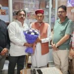 राकेश राठौर ने हिमाचल के पूर्व मुख्यमंत्री प्रेम कुमार धूमल को अनुराग ठाकुर के पांचवी बार सांसद चुने जाने पर बधाई एवं शुभकामनाएं दी