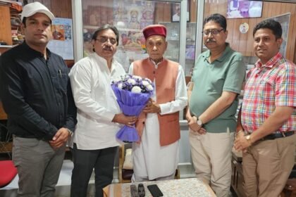 राकेश राठौर ने हिमाचल के पूर्व मुख्यमंत्री प्रेम कुमार धूमल को अनुराग ठाकुर के पांचवी बार सांसद चुने जाने पर बधाई एवं शुभकामनाएं दी