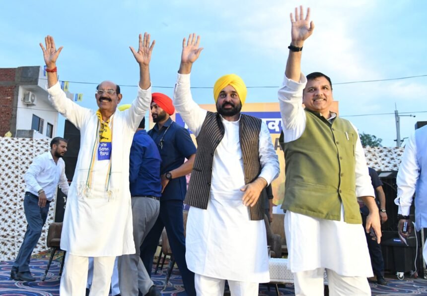 मुख्यमंत्री भगवंत मान ने जालंधर पश्चिम विधानसभा में की जनसभाएं, लोगों से आप उम्मीदवार को जिताने की अपील