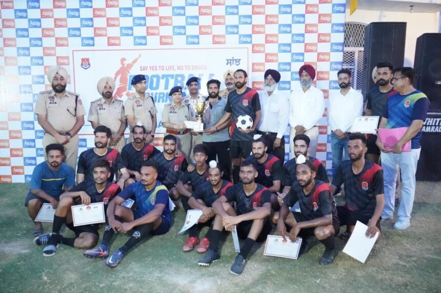 ਖੰਨਾ ਪੁਲਿਸ ਵੱਲੋਂ ਨੌਜਵਾਨਾਂ ਨੂੰ ਨਸ਼ਿਆਂ ਪ੍ਰਤੀ ਜਾਗਰੂਕ ਕਰਨ ਦੇ ਉਦੇਸ਼ ਨਾਲ ਕਰਵਾਇਆ ਗਿਆ ਫੁਟਬਾਲ ਟੂਰਨਾਮੈਂਟ