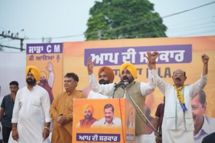 ਮੁੱਖ ਮੰਤਰੀ ਨੇ ਲੋਕਾਂ ਨੂੰ ਕੀਤਾ ਵਾਅਦਾ, ਕਿਹਾ- ਤੁਸੀਂ ਮੋਹਿੰਦਰ ਭਗਤ ਨੂੰ ਵਿਧਾਇਕ ਬਣਾਓ, ਅਸੀਂ ਉਨ੍ਹਾਂ ਨੂੰ ਮੰਤਰੀ ਬਣਾਵਾਂਗੇ