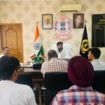 राम नगर और गुरु नानक पूरा रेलवे क्रॉसिंग पर ओवरब्रिज निर्माण में तेजी लाएं – अमृतपाल सिंह , योजना बोर्ड चेयरमैन ने विकास परियोजनाओं की समीक्षा