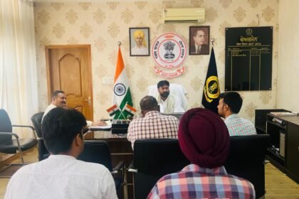 राम नगर और गुरु नानक पूरा रेलवे क्रॉसिंग पर ओवरब्रिज निर्माण में तेजी लाएं – अमृतपाल सिंह , योजना बोर्ड चेयरमैन ने विकास परियोजनाओं की समीक्षा