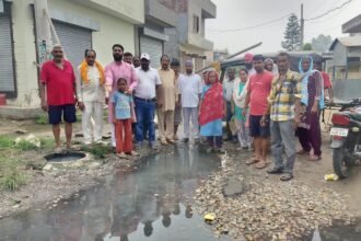 ਔਜਲਾ ਫਾਟਕ ਨਜਦੀਕ ਸੀਵਰੇਜ ਜਾਮ ਦਾ ਮੱਸਲਾ ਹੱਲ ਨਾ ਕੀਤੇ ਜਾਣ ਤੇ ਲੋਕਾਂ ਵਲੋਂ ਕੀਤਾ ਜਾਵੇਗਾ ਰੋਡ ਜਾਮ – ਅਵੀ ਰਾਜਪੂਤ