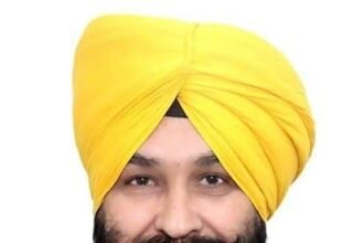 “ਆਪ” ਲੀਡਰ ਕੰਵਰ ਇਕਬਾਲ ਸਿੰਘ ਨੂੰ ਪਾਰਟੀ ਹਾਈਕਮਾਨ ਨੇ ਗੁੜਗਾਓਂ (ਦਿੱਲੀ) ਦਾ ਬਲਾਕ ਪ੍ਰਭਾਰੀ ਨਿਯੁਕਤ ਕੀਤਾ