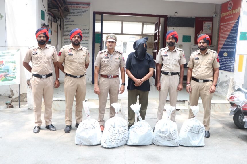 ਕਮਿਸ਼ਨਰੇਟ ਪੁਲਿਸ ਵੱਲੋਂ ਵੱਡੀ ਕਾਰਵਾਈ, ਕਰੀਬ 3 ਕਰੋੜ ਰੁਪਏ ਅਤੇ 3100 ਡਾਲਰ ਦੀ ਹਵਾਲਾ ਰਾਸ਼ੀ ਸਮੇਤ ਇੱਕ ਕਾਬੂ