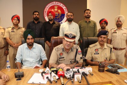 ਜਲੰਧਰ ਕਮਿਸ਼ਨਰੇਟ ਪੁਲਿਸ ਨੇ ਅੰਤਰਰਾਸ਼ਟਰੀ ਡਰੱਗ ਰੈਕੇਟ ਨੂੰ ਦਿੱਤਾ ਵੱਡਾ ਝਟਕਾ, ਭਾਰੀ ਮਾਤਰਾ ‘ਚ ਨਸ਼ੀਲੇ ਪਦਾਰਥਾਂ, ਹਥਿਆਰਾਂ ਅਤੇ ਗੋਲਾ ਬਾਰੂਦ ਸਮੇਤ ਅੱਠ ਗਿ੍ਫ਼ਤਾਰ