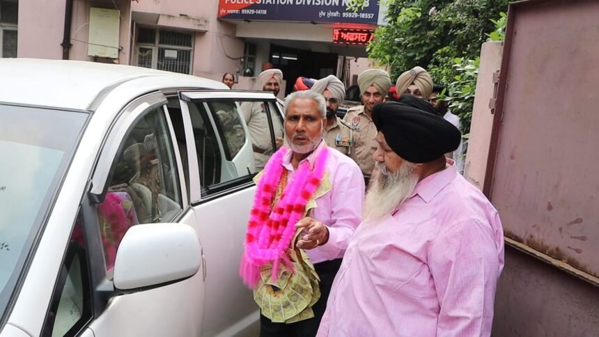 पुलिस आयुक्त  जालंधर ने सेवानिवृत्त अधिकारी की पूरी की इच्छा, पुलिस अधिकारी के पैतृक गांव तक पहुंचने के लिए पुलिस एस्कॉर्ट उपलब्ध कराई