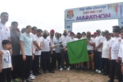 ਹੁਸ਼ਿਆਰਪੁਰ ‘ਚ ਜ਼ਿਲ੍ਹਾ ਪੁਲਿਸ ਤੇ ਪ੍ਰਸ਼ਾਸਨ ਵੱਲੋਂ ਨਸ਼ਿਆਂ ਖਿਲਾਫ਼ ਵਿਸ਼ਾਲ ਮੈਰਾਥ, ਕੈਬਨਿਟ ਮੰਤਰੀ ਜਿੰਪਾ, ਲੋਕ ਸਭਾ ਮੈਂਬਰ ਡਾ. ਰਾਜ ਕੁਮਾਰ ਤੇ ਡਿਪਟੀ ਸਪੀਕਰ ਰੌੜੀ ਨੇ ਹਰੀ ਝੰਡੀ ਦਿਖਾ ਕੇ ਕਰਵਾਈ ਸ਼ੁਰੂਆਤ