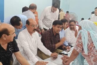 ‘आप दी सरकार, आप दे द्वार’ पहल से लोगों को उनके दरवाजे पर मिल रही सरकारी सेवाएं: महिंद्र भक्त